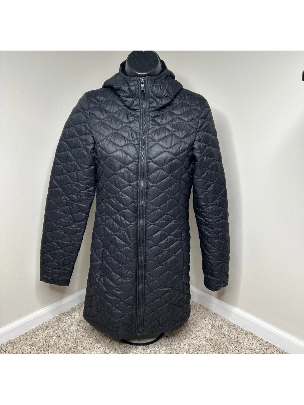 The North Face Women’s Black Quilted Hooded Puffer Coat Size Medium